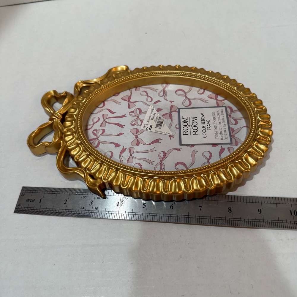 Coquette Bow Gold Oval Picture Frame Cottagecore Romantic Vintage Style Decor - Picture 3 of 6